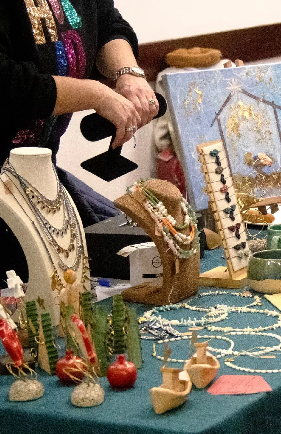 From coffee rituals to gift-ready table pieces